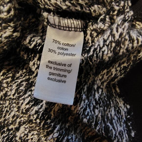 Maurices Black & White Sweater- Animal Print– Small, Lightweight - Picture 8 of 10